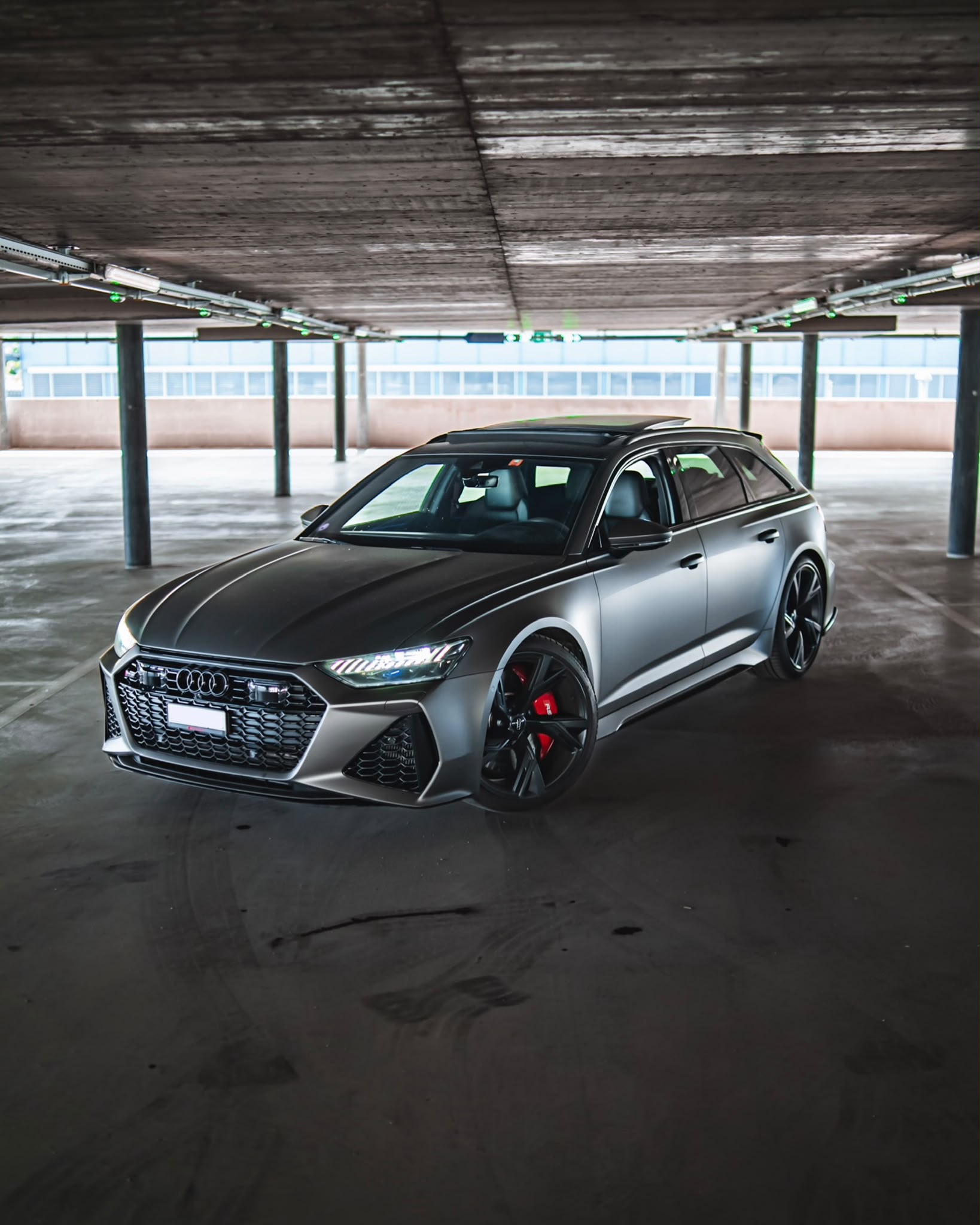 RS6 C8 - LMG Rent Car